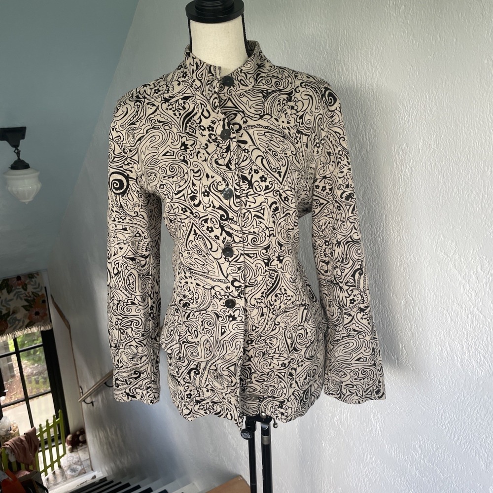Chicos Soft Shell Button Front Black and Cream Pattern Blazer Women's Size 2